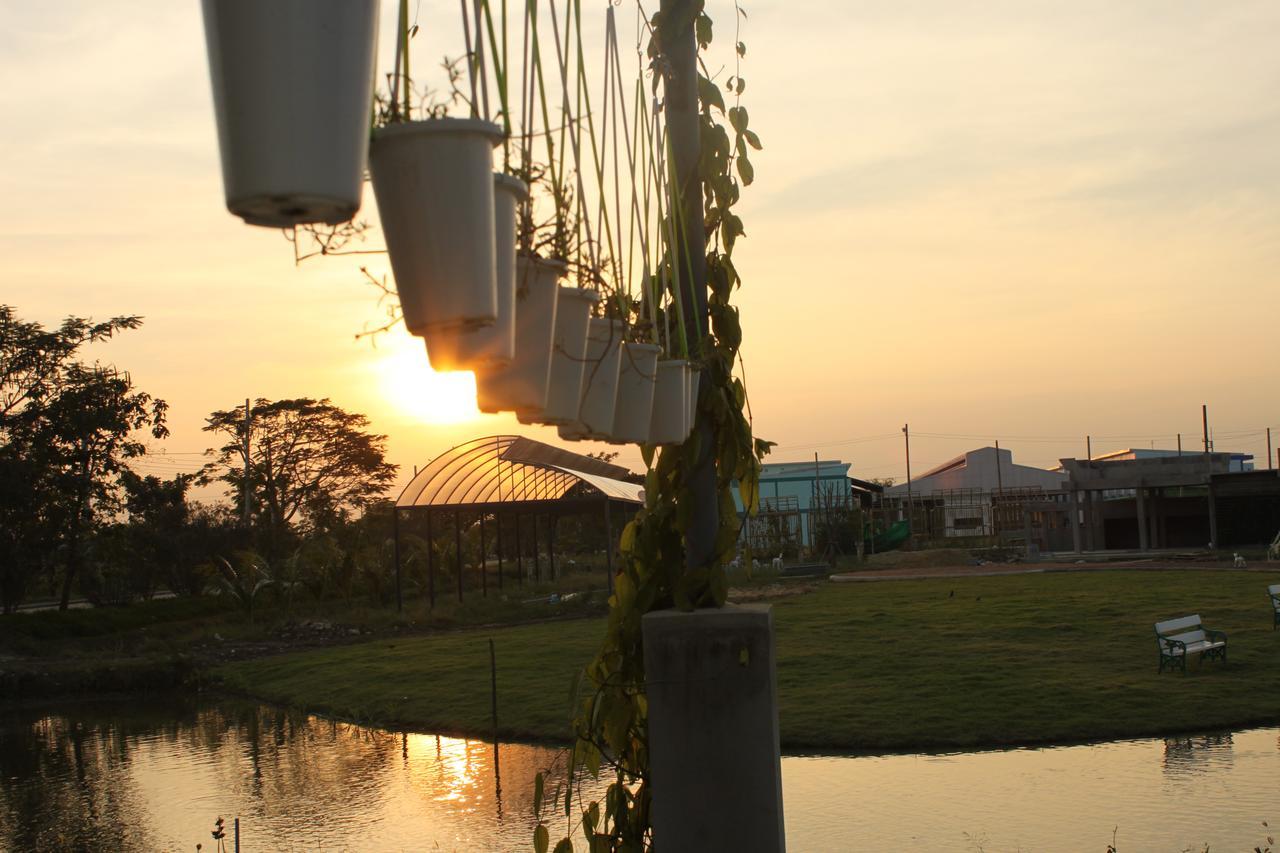Menam Resort Nakhon Pathom Luaran gambar