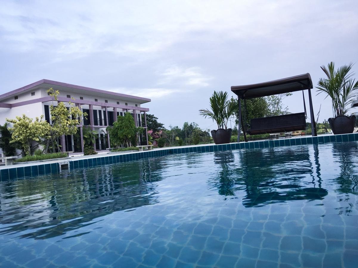 Menam Resort Nakhon Pathom Luaran gambar