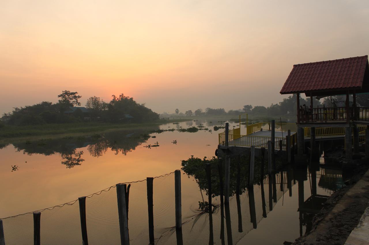 Menam Resort Nakhon Pathom Luaran gambar