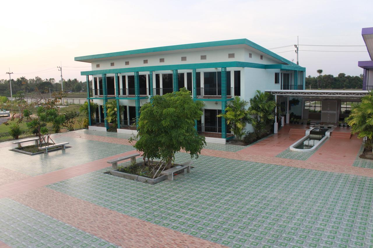 Menam Resort Nakhon Pathom Luaran gambar